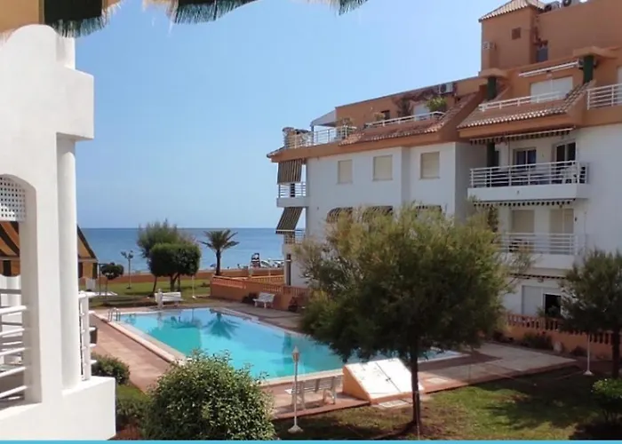 Pie De Playa En Denia Y Con Piscina